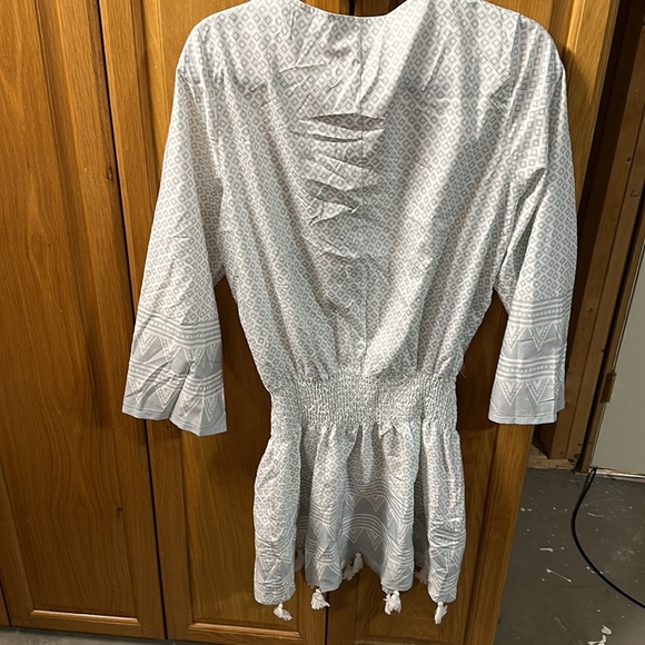 Women’s Top - Picture 4 of 4